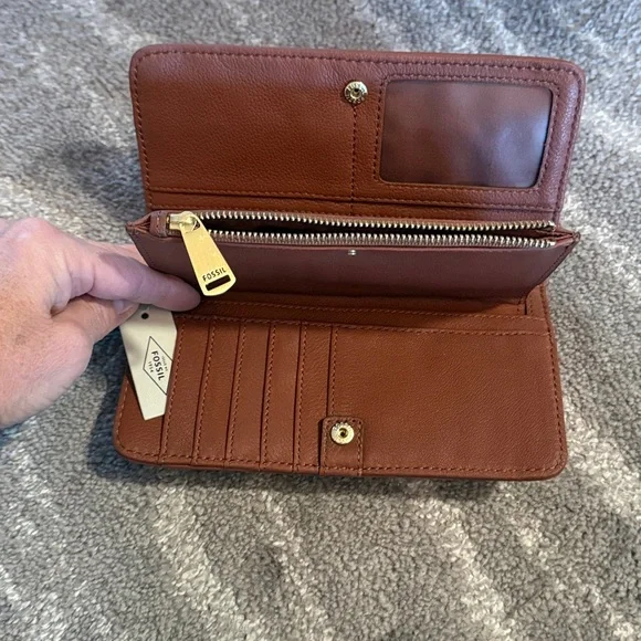 Fossil Tan Leather Wallet with Gold Accents - Picture 3 of 4